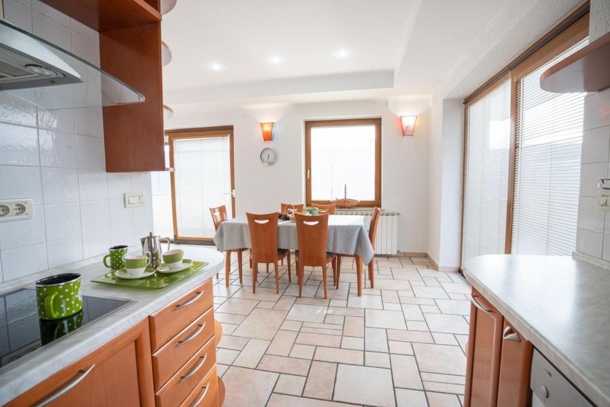 Apartment Ajdi *