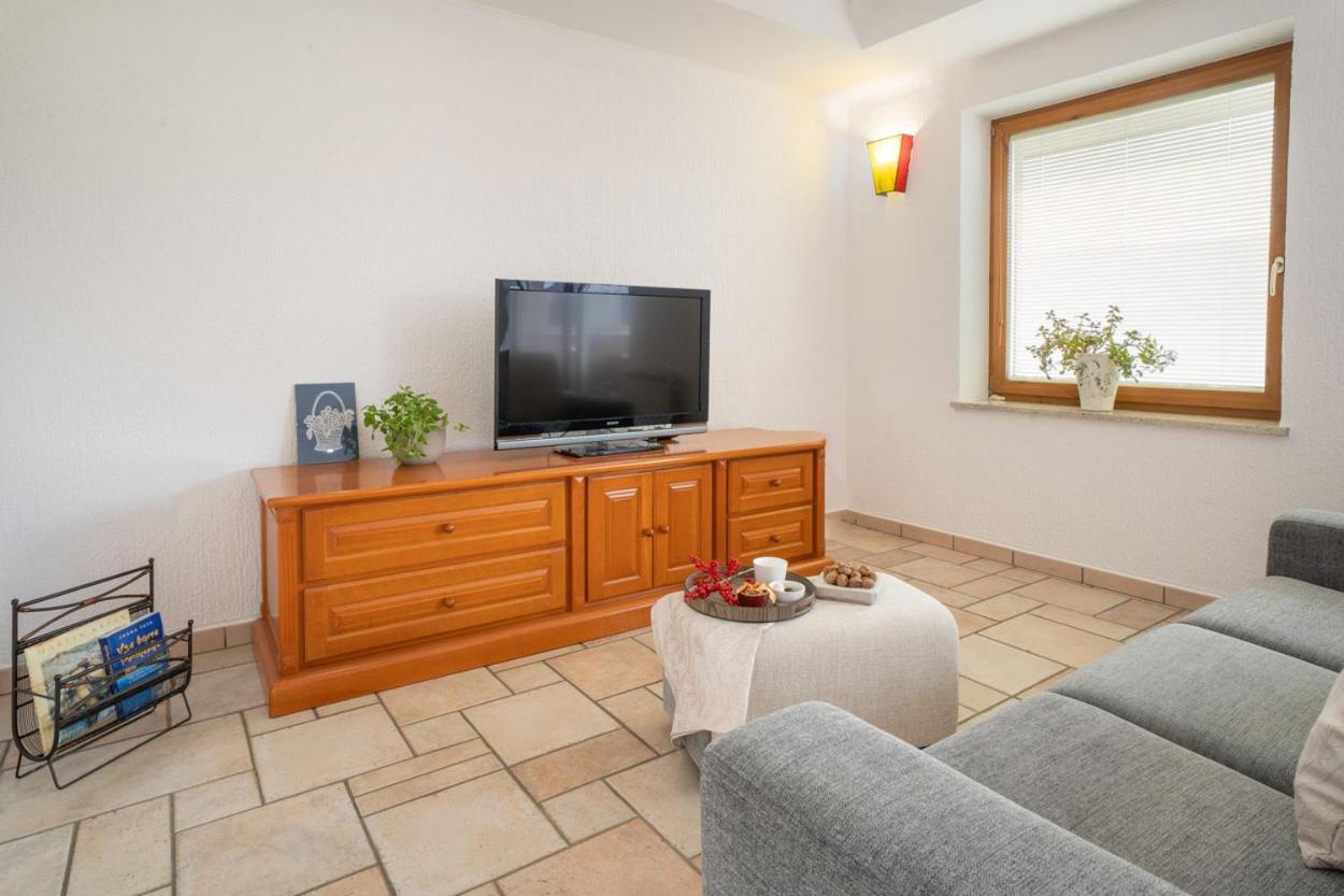 Apartment Ajdi *